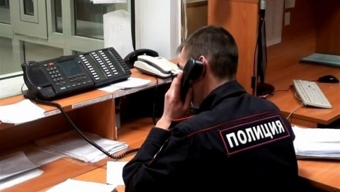 В Кормиловском районе полицейским проводится проверка по факту конфликта со стрельбой из травматического оружия